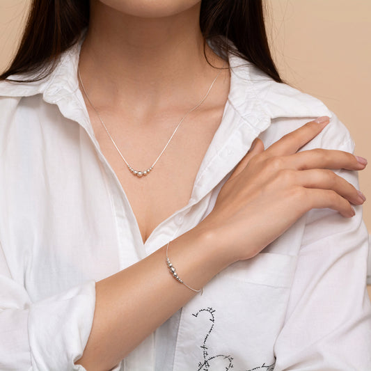 Modern Beads Necklace and Bracelet Set in Elegant Silver - TitaniumFashion