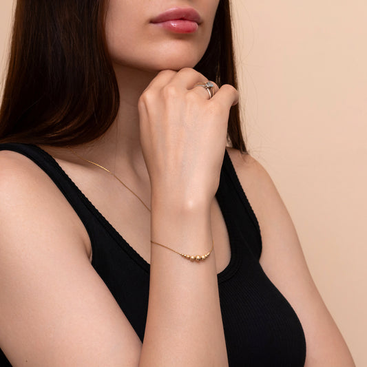 Elegant Customizable Beads Bracelet in Gold-Filled - TitaniumFashion