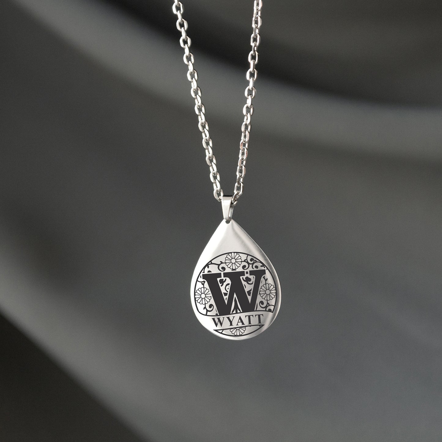 Minimalist Initial Necklace – Custom Engraved Jewelry