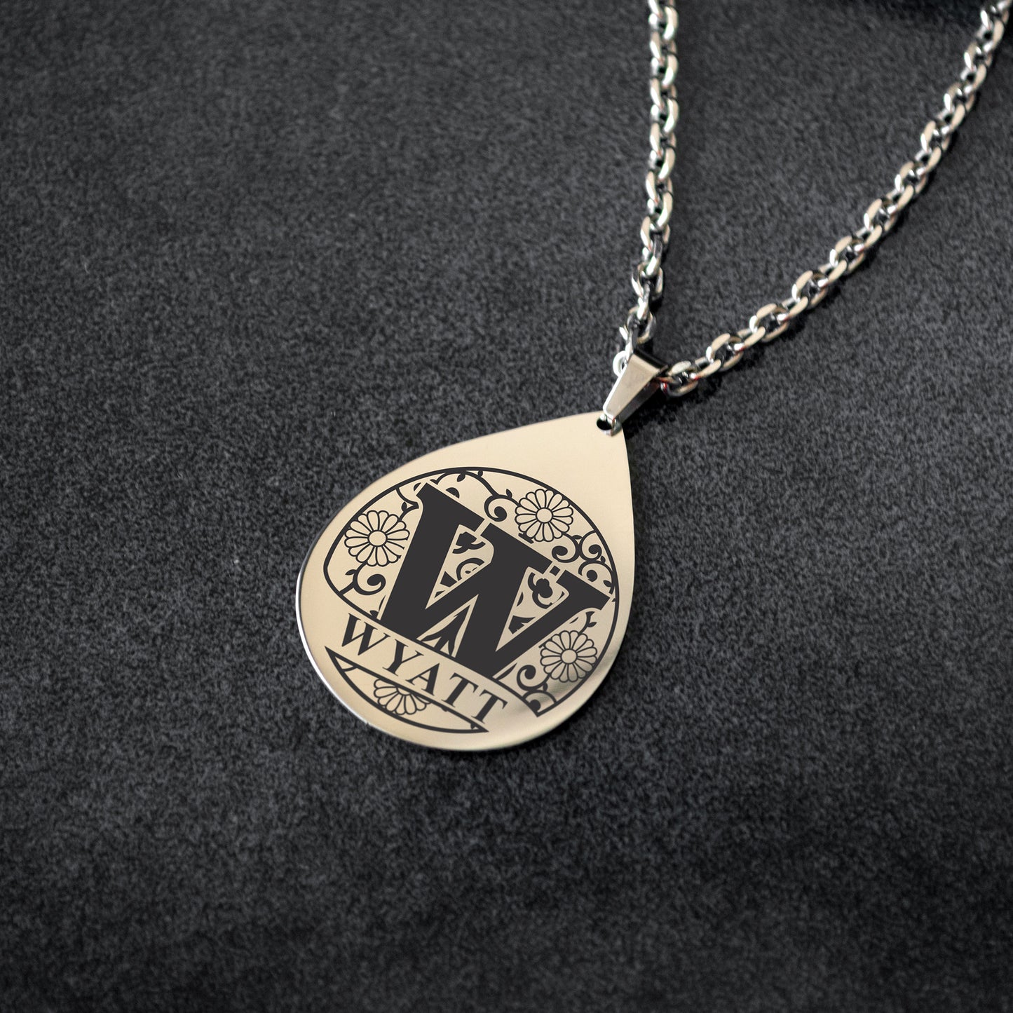 Minimalist Initial Necklace – Custom Engraved Jewelry