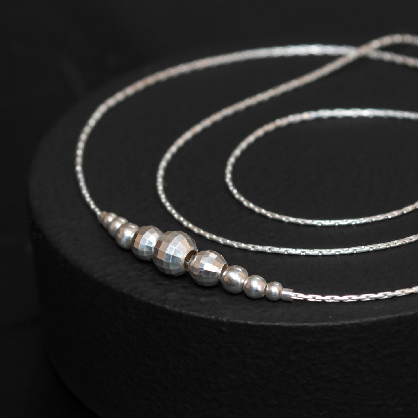 Beautifully Crafted Silver Necklace with Exquisite Beads