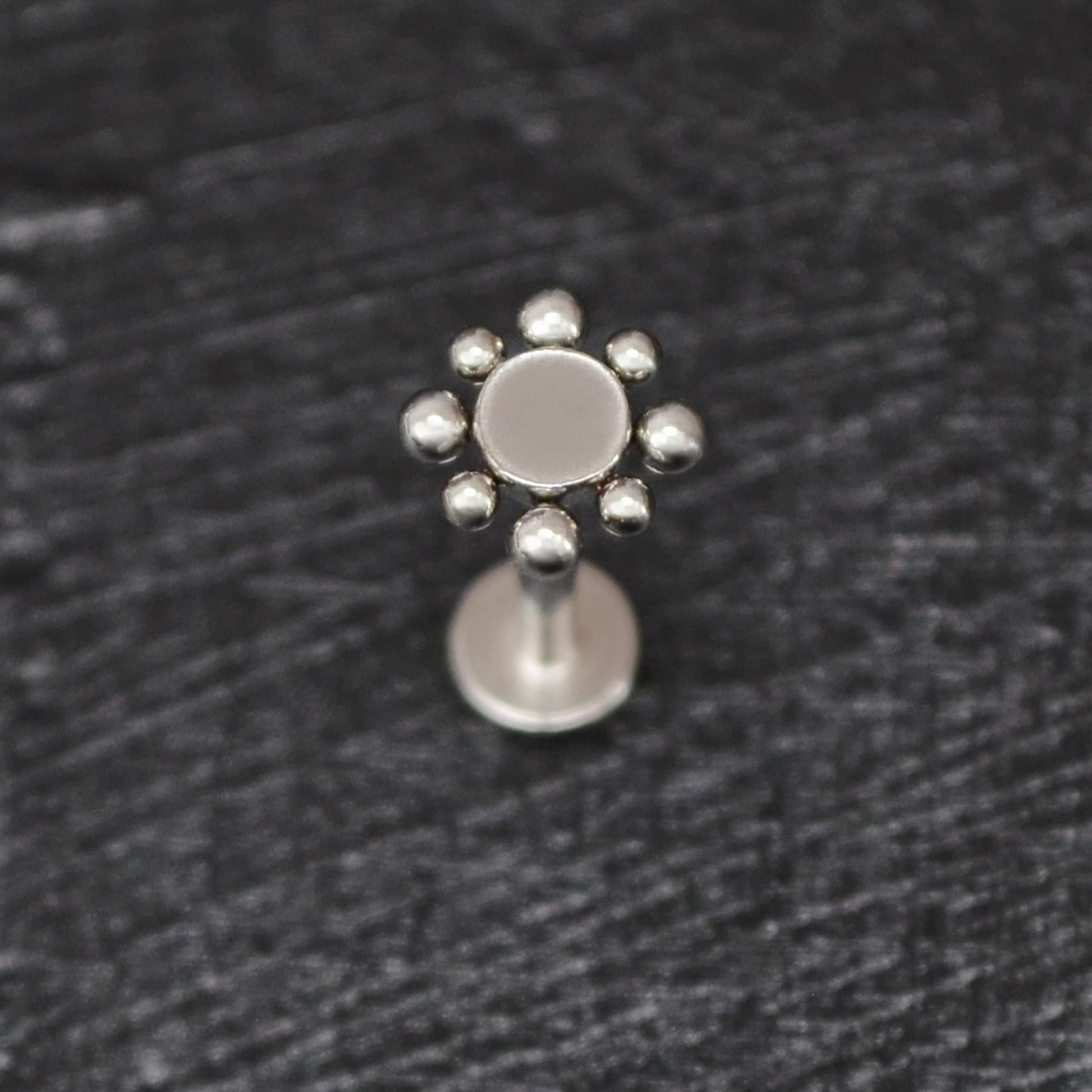 Lip Labret Surgical Steel - TitaniumFashion