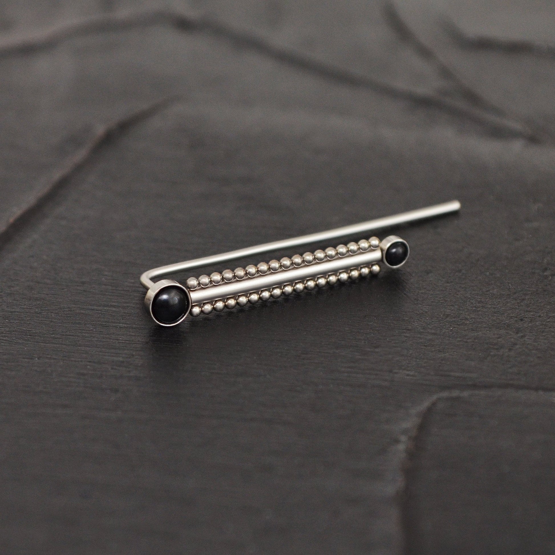 Surgical Steel Ear Crawler Onyx - TitaniumFashion